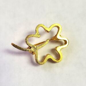 Negative Space Flower Pin